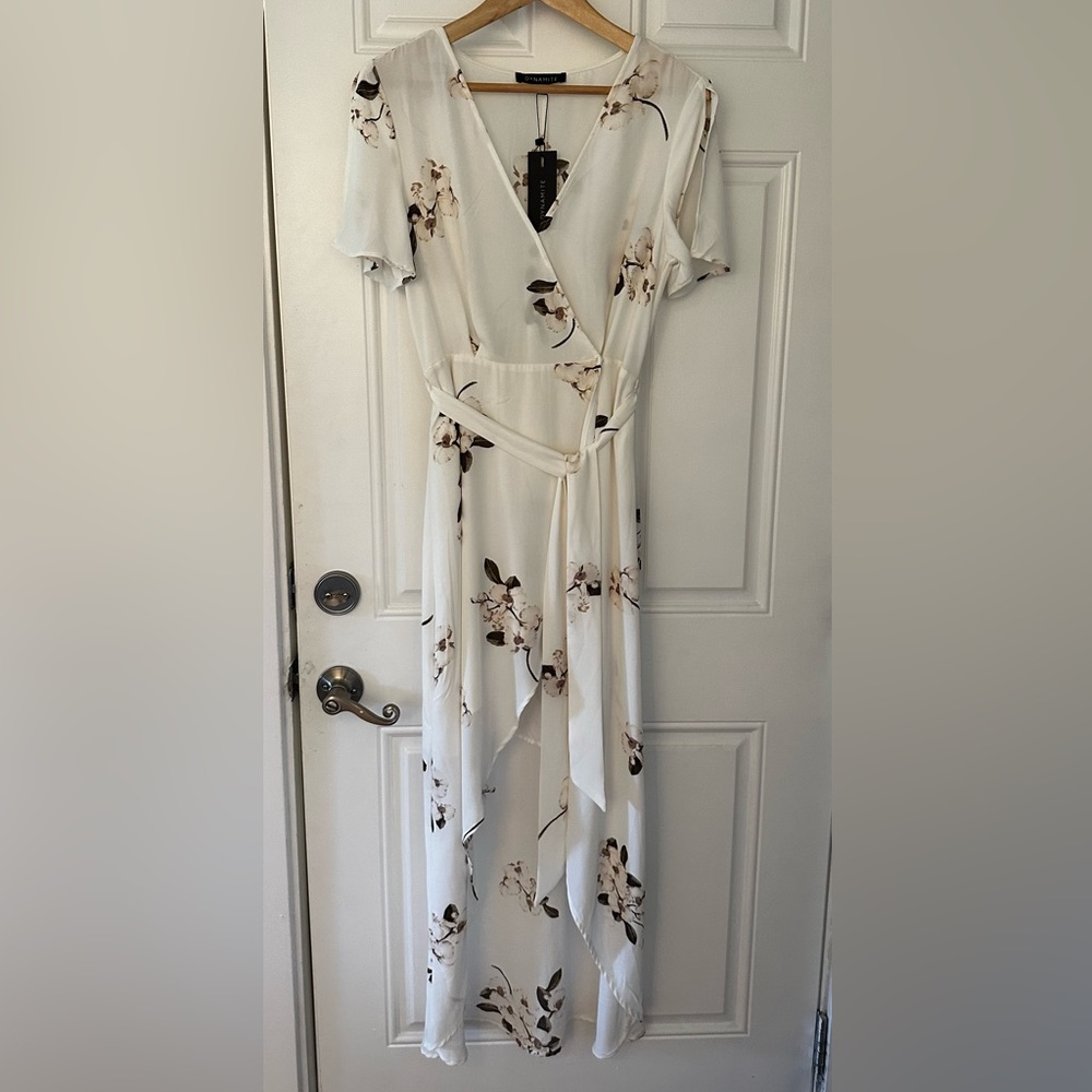 NWT Dynamite Robe Maxi Printed Dress - Women's Medium